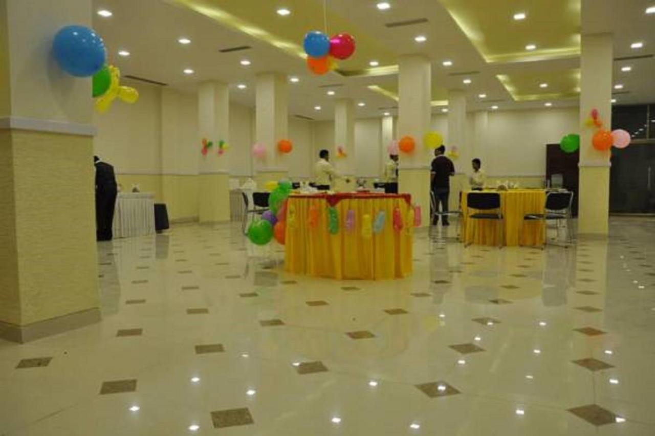 Hotel Shiv International Bhachau 外观 照片