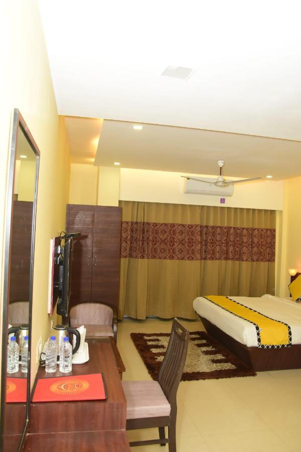 Hotel Shiv International Bhachau 外观 照片